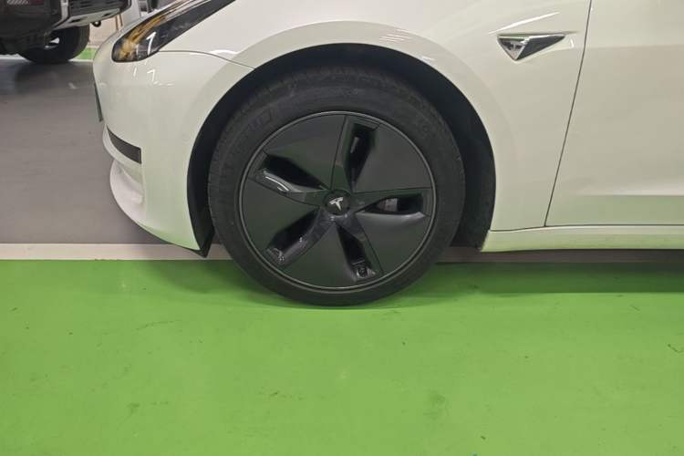 Used Tesla Model 3 2020 Standard Range Rear-Wheel Drive Upgraded Version Exterior 4