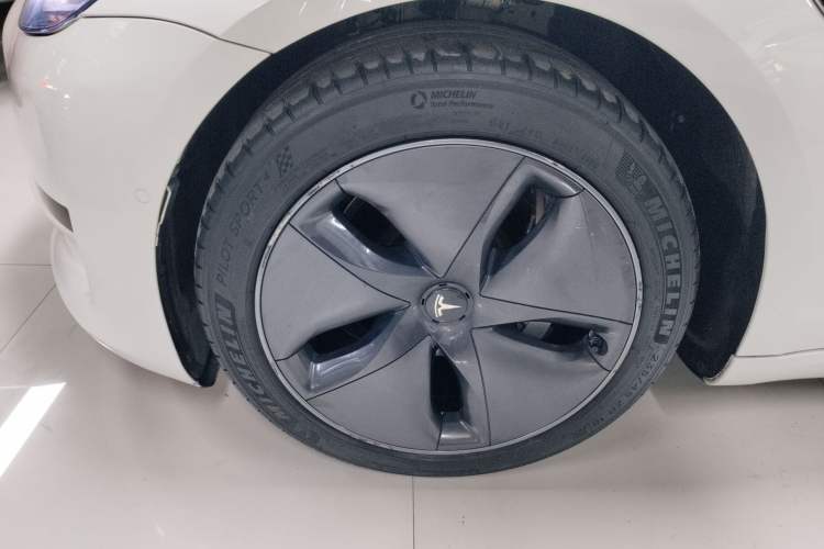 Used Tesla Model 3 2020 Standard Range Rear-Wheel Drive Upgraded Version Exterior 4