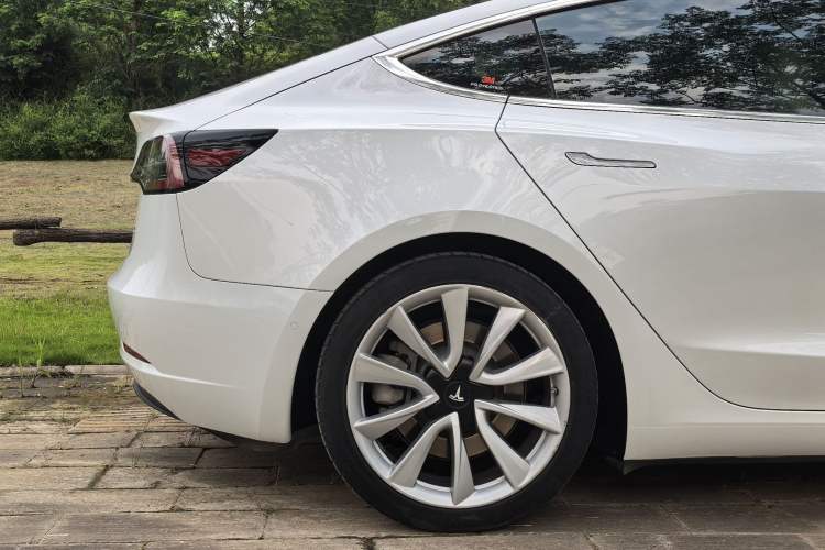 Used Tesla Model 3 2020 Standard Range Rear-Wheel Drive Upgraded Version Exterior 4