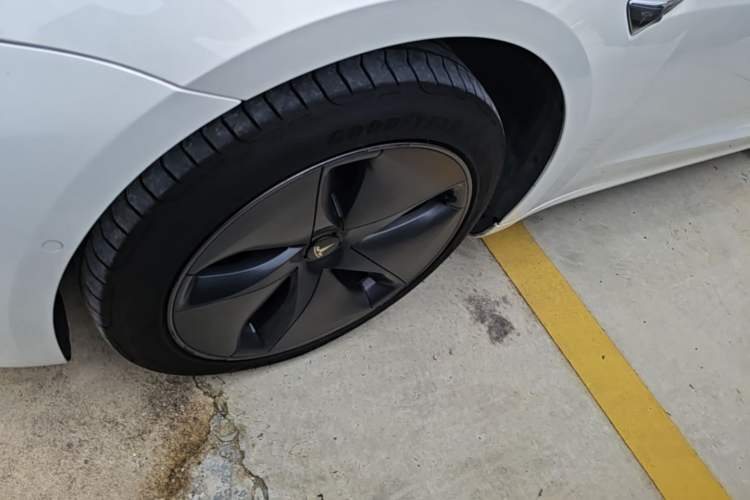 Used Tesla Model 3 2020 Refreshed Version Long-Range Rear-Wheel Drive Exterior 4