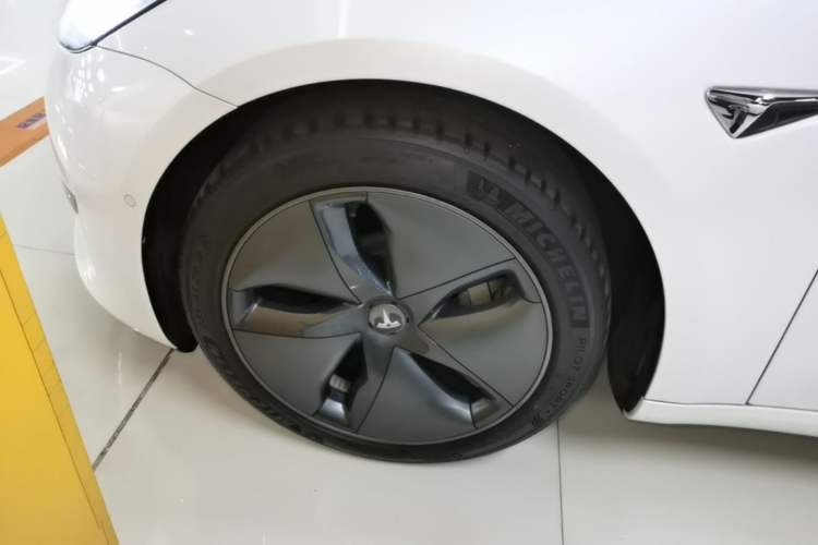 Used Tesla Model 3 2020 Standard Range Rear-Wheel Drive Upgraded Version Exterior 4