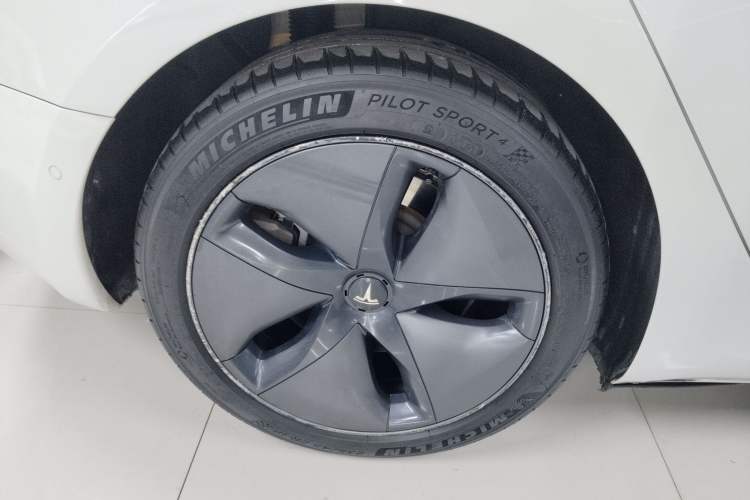 Used Tesla Model 3 2020 Standard Range Rear-Wheel Drive Upgraded Version Exterior 5