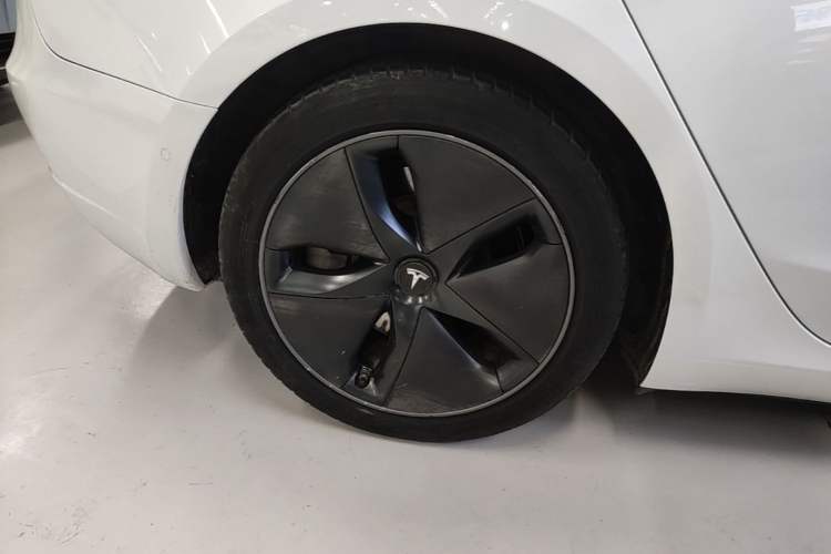 Used Tesla Model 3 2020 Standard Range Rear-Wheel Drive Upgraded Version Exterior 5