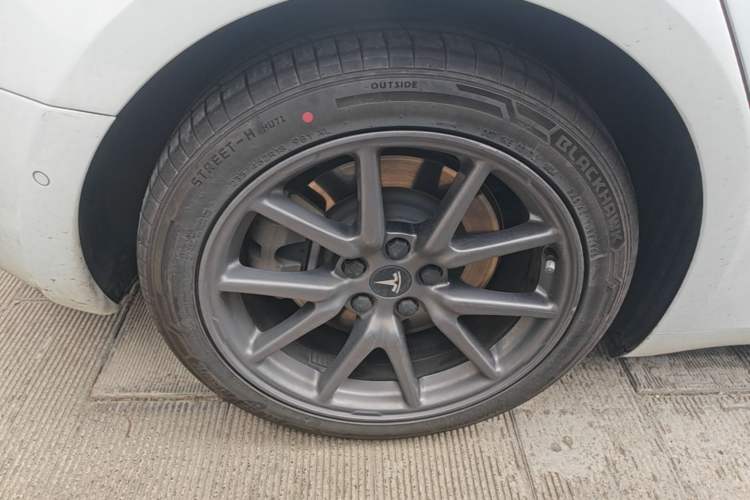 Used Tesla Model 3 2020 Standard Range Rear-Wheel Drive Upgraded Version Exterior 5