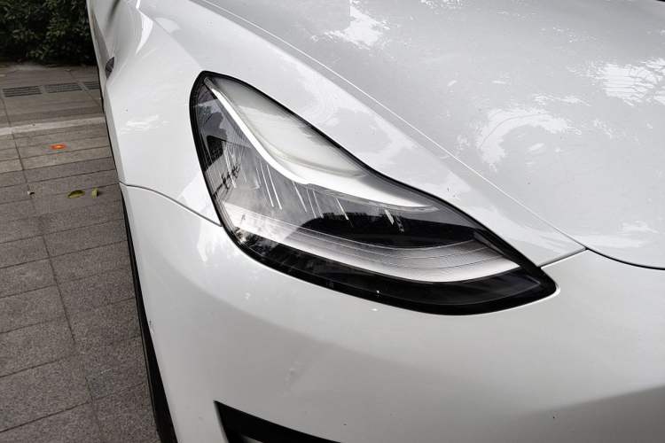Used Tesla Model 3 2020 Standard Range Rear-Wheel Drive Upgraded Version Exterior 6