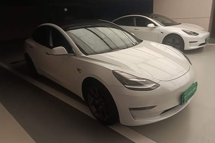Used Tesla Model 3 2020 Refreshed Version Long-Range Rear-Wheel Drive Front Right 45 Deg