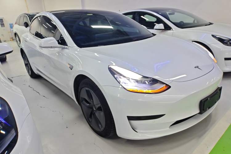 Used Tesla Model 3 2020 Revised Version Standard Range Rear-Wheel Drive – Upgraded Edition Front Right 45 Deg