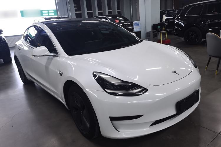 Used Tesla Model 3 2020 Revised Version Standard Range Rear-Wheel Drive – Upgraded Edition Front Right 45 Deg