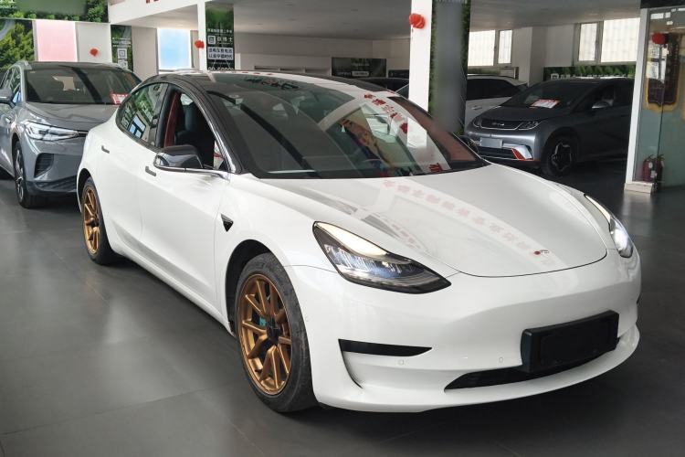 Used Tesla Model 3 2020 Revised Version Standard Range Rear-Wheel Drive – Upgraded Edition Front Right 45 Deg