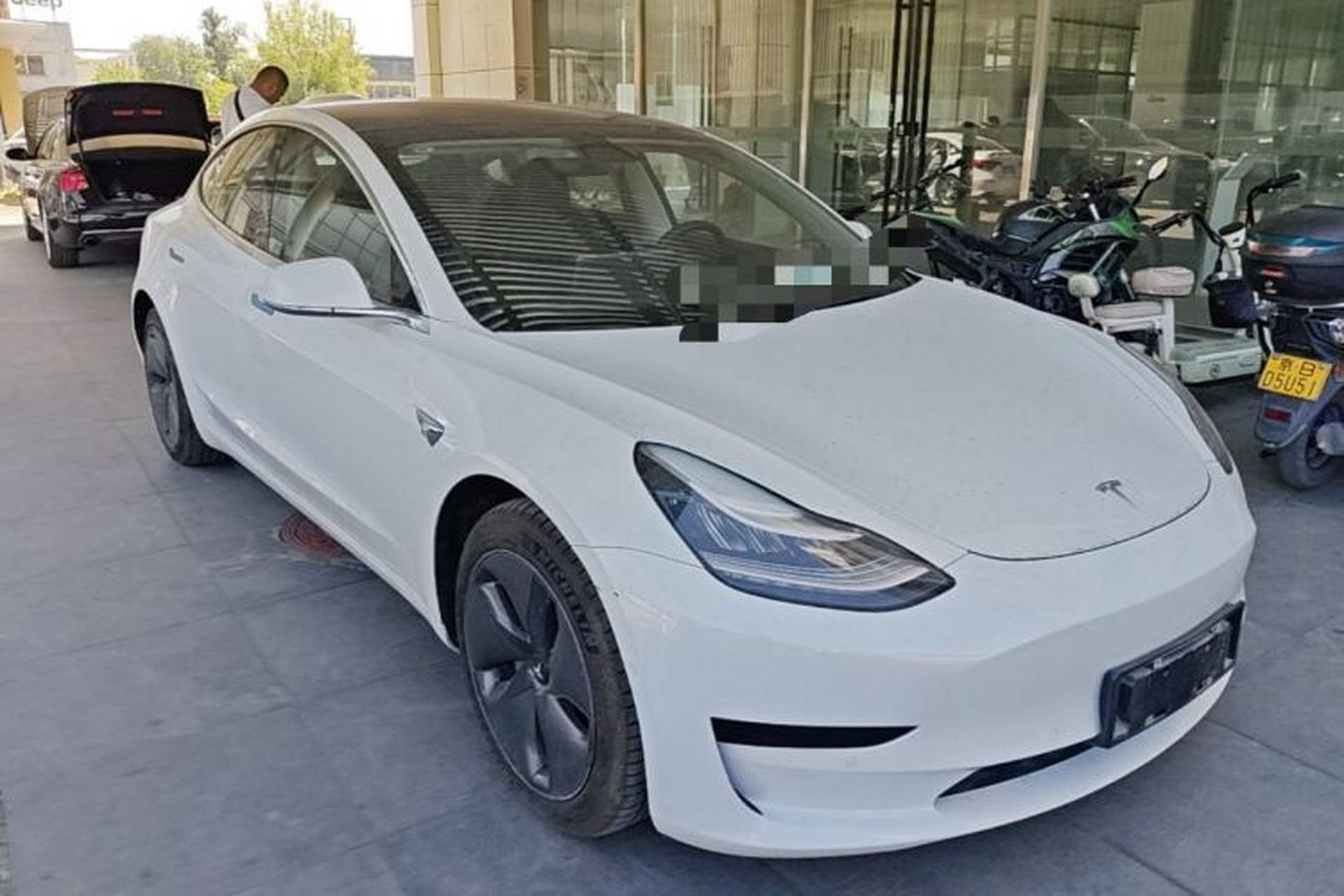 Used Tesla Model 3 2020 Revised Version Standard Range Rear-Wheel Drive – Upgraded Edition Front Right 45 Deg
