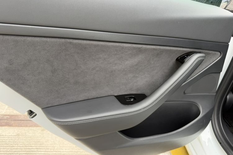 Used Tesla Model 3 2020 Revised Version Standard Range Rear-Wheel Drive – Upgraded Edition Interior 1
