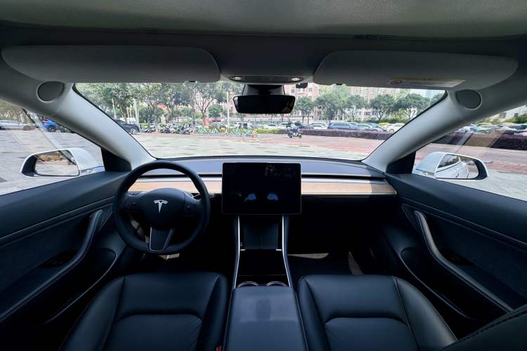 Used Tesla Model 3 2020 Revised Version Standard Range Rear-Wheel Drive – Upgraded Edition Interior 1