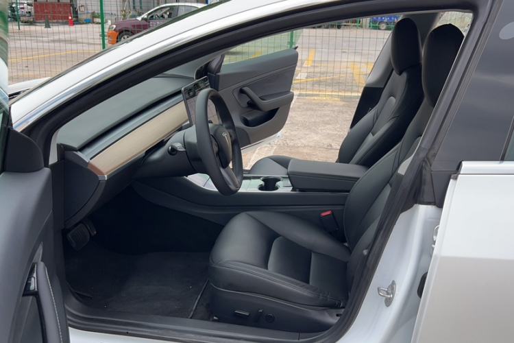 Used Tesla Model 3 2020 Refreshed Version Long-Range Rear-Wheel Drive Interior 1