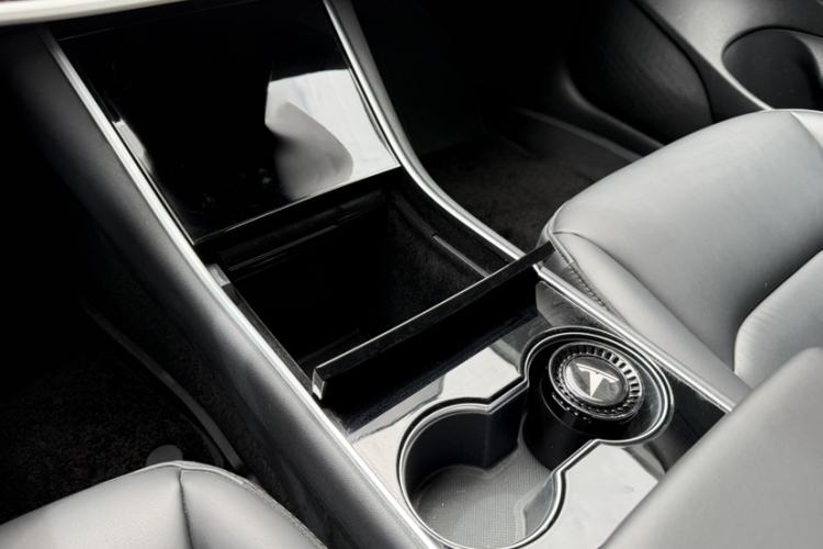 Used Tesla Model 3 2020 Revised Version Standard Range Rear-Wheel Drive – Upgraded Edition Interior 3