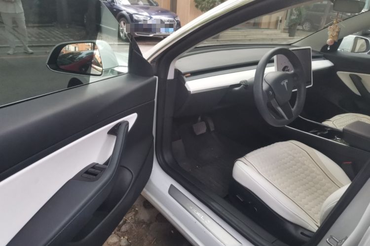 Used Tesla Model 3 2020 Revised Version Standard Range Rear-Wheel Drive – Upgraded Edition Interior 3