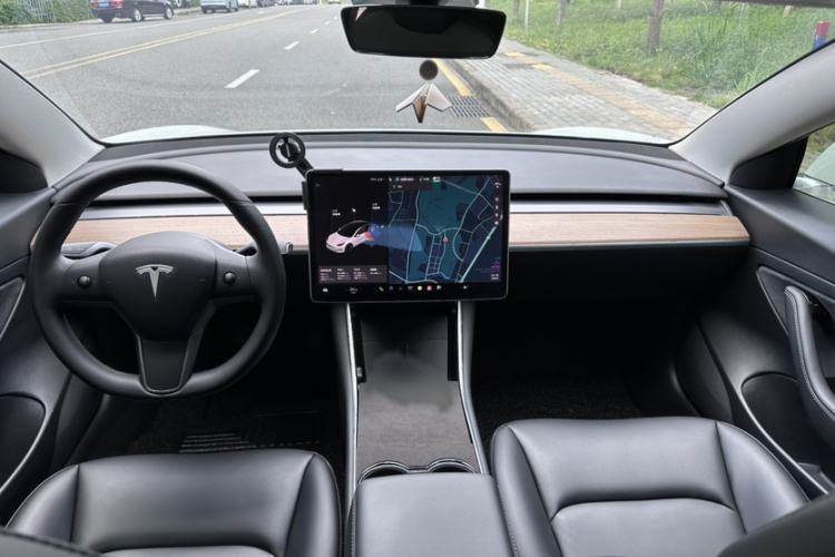 Used Tesla Model 3 2020 Revised Version Standard Range Rear-Wheel Drive – Upgraded Edition Interior 3