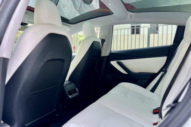 Used Tesla Model 3 2020 Refreshed Version Long-Range Rear-Wheel Drive Interior 3