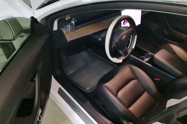 Used Tesla Model 3 2020 Revised Version Standard Range Rear-Wheel Drive – Upgraded Edition Interior 3