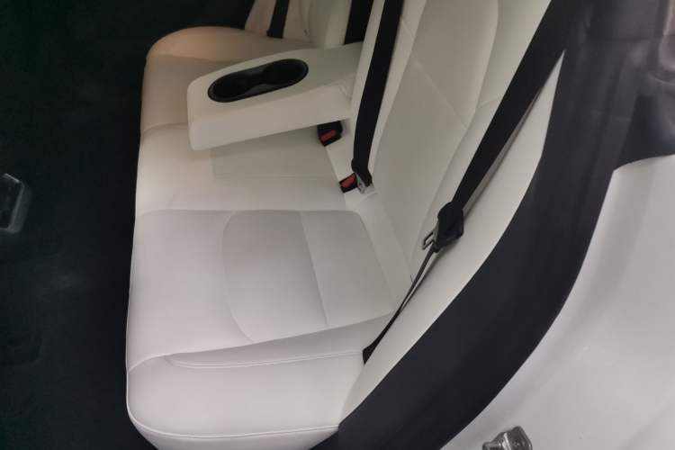 Used Tesla Model 3 2020 Revised Version Standard Range Rear-Wheel Drive – Upgraded Edition Interior 4