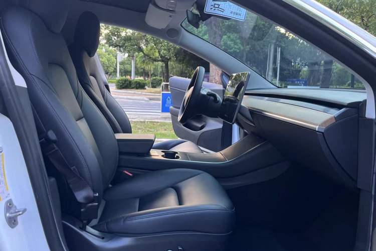 Used Tesla Model 3 2020 Revised Version Standard Range Rear-Wheel Drive – Upgraded Edition Interior 4