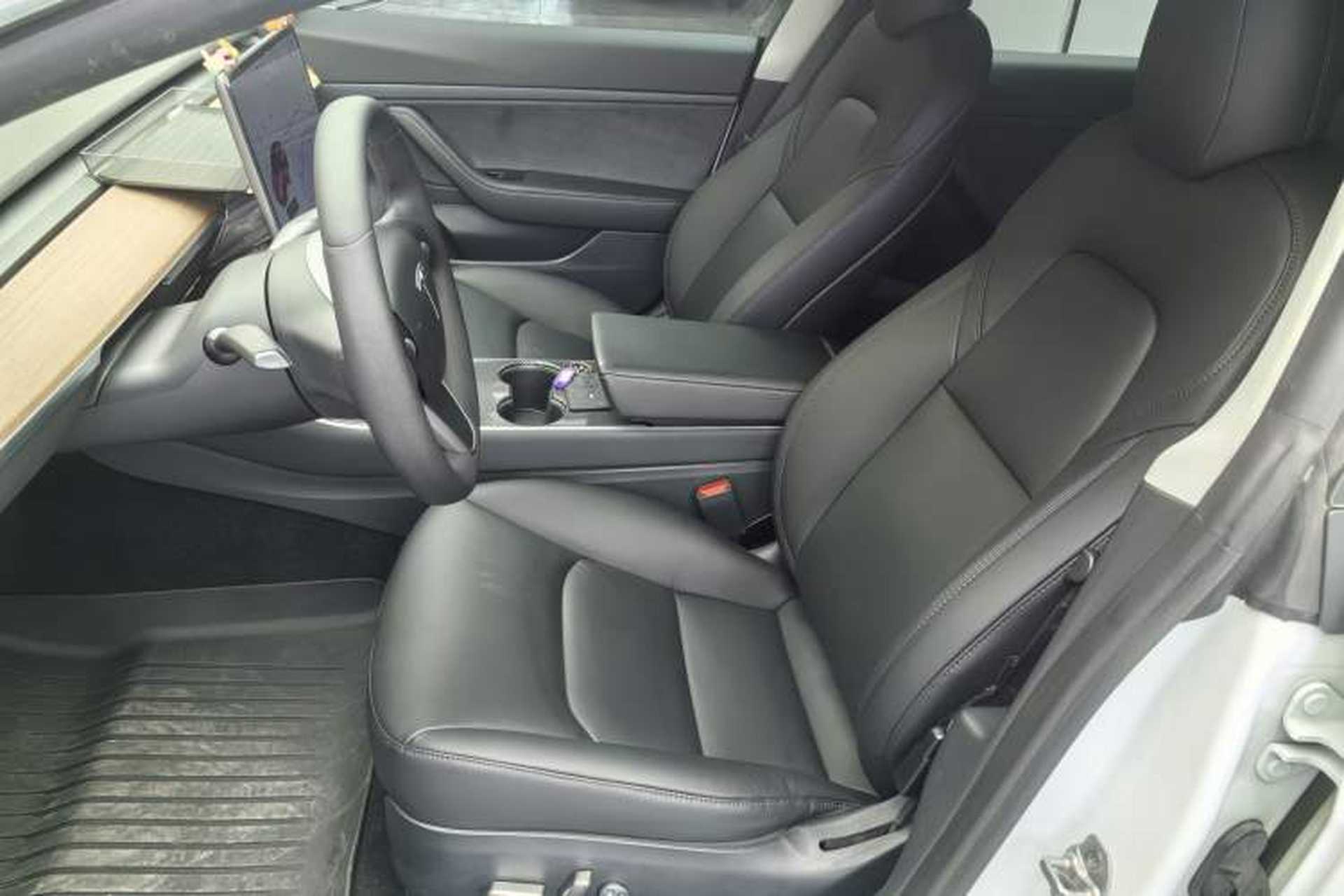 Used Tesla Model 3 2020 Standard Range Rear-Wheel Drive Upgraded Version Interior 4
