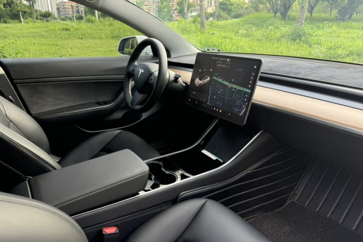Used Tesla Model 3 2020 Refreshed Version Long-Range Rear-Wheel Drive Interior 4