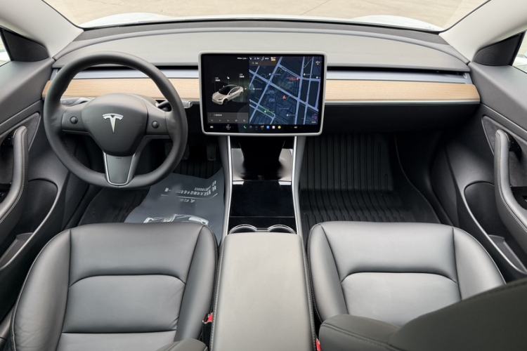 Used Tesla Model 3 2020 Revised Version Standard Range Rear-Wheel Drive – Upgraded Edition Interior 4