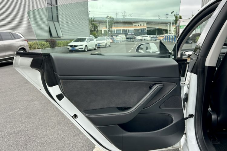 Used Tesla Model 3 2020 Refreshed Version Long-Range Rear-Wheel Drive Interior 5