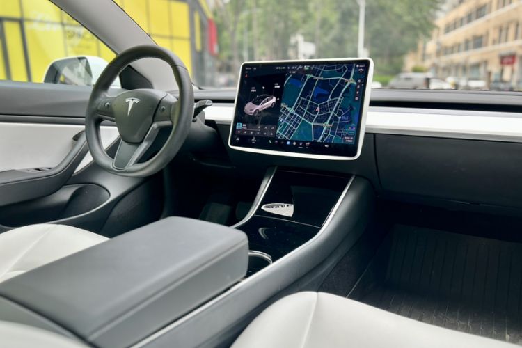 Used Tesla Model 3 2020 Refreshed Version Long-Range Rear-Wheel Drive Interior 5