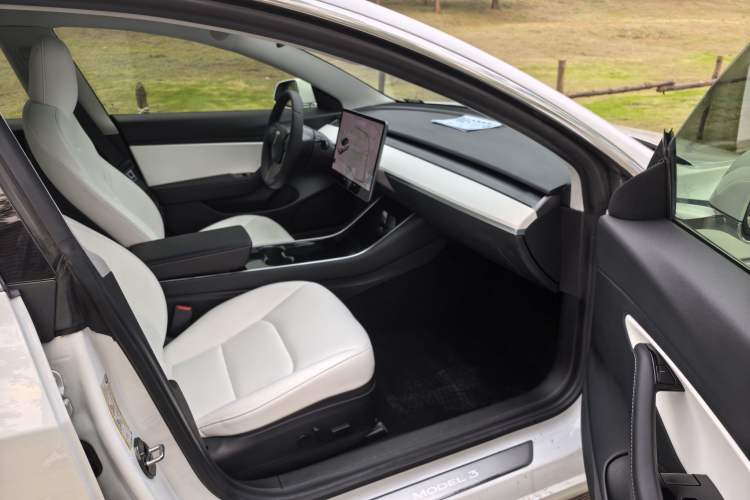 Used Tesla Model 3 2020 Standard Range Rear-Wheel Drive Upgraded Version Interior 5