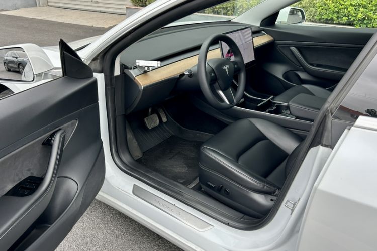 Used Tesla Model 3 2020 Refreshed Version Long-Range Rear-Wheel Drive Interior 9