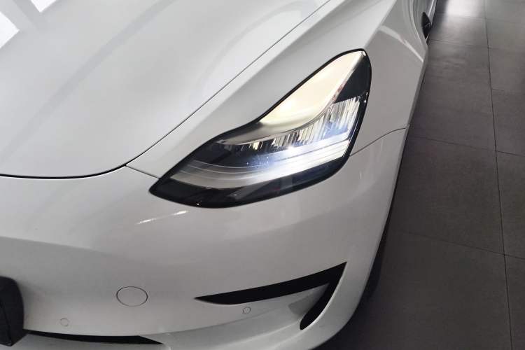 Used Tesla Model 3 2020 Revised Version Standard Range Rear-Wheel Drive – Upgraded Edition Left Front Headlight