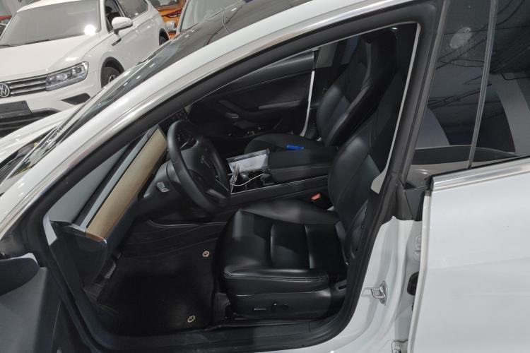 Used Tesla Model 3 2020 Long-Range Rear-Wheel-Drive Version Left Front Seat