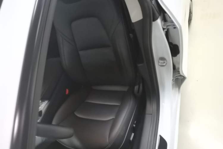 Used Tesla Model 3 2020 Revised Version Standard Range Rear-Wheel Drive – Upgraded Edition Left Front Seat
