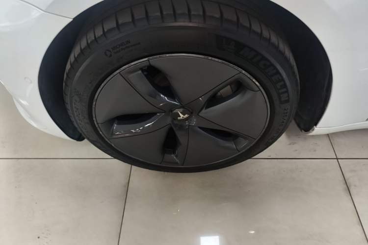 Used Tesla Model 3 2020 Standard Range Rear-Wheel Drive Upgraded Version Left Front Wheel Hub