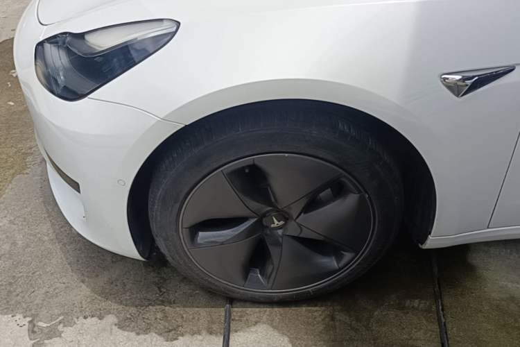 Used Tesla Model 3 2020 Revised Version Standard Range Rear-Wheel Drive – Upgraded Edition Left Front Wheel Hub