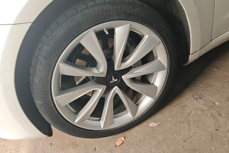 Used Tesla Model 3 2020 Refreshed Version Long-Range Rear-Wheel Drive Left Front Wheel Hub
