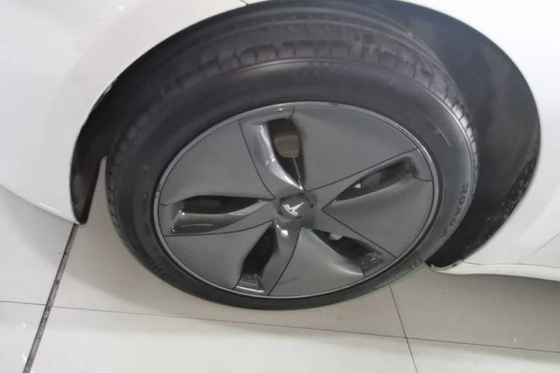 Used Tesla Model 3 2020 Revised Version Standard Range Rear-Wheel Drive – Upgraded Edition Left Front Wheel Hub