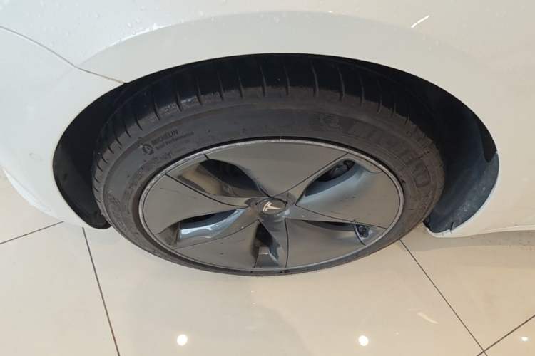 Used Tesla Model 3 2020 Refreshed Version Long-Range Rear-Wheel Drive Left Front Wheel Hub
