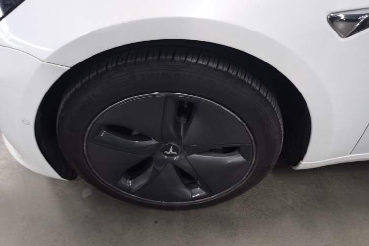 Used Tesla Model 3 2020 Revised Version Standard Range Rear-Wheel Drive – Upgraded Edition Left Front Wheel Hub