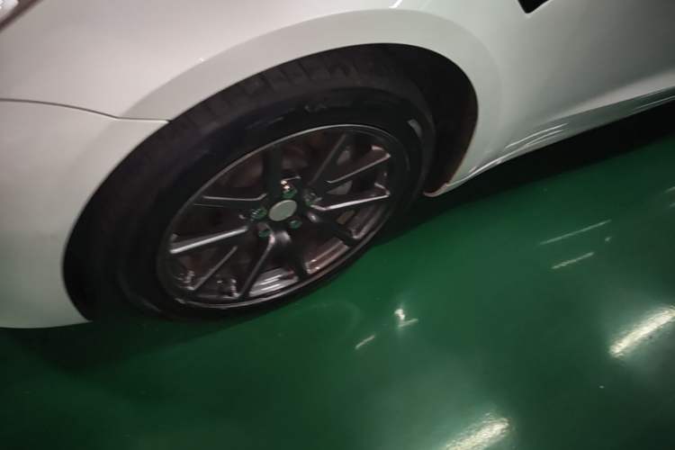 Used Tesla Model 3 2020 Standard Range Rear-Wheel Drive Upgraded Version Left Front Wheel Hub