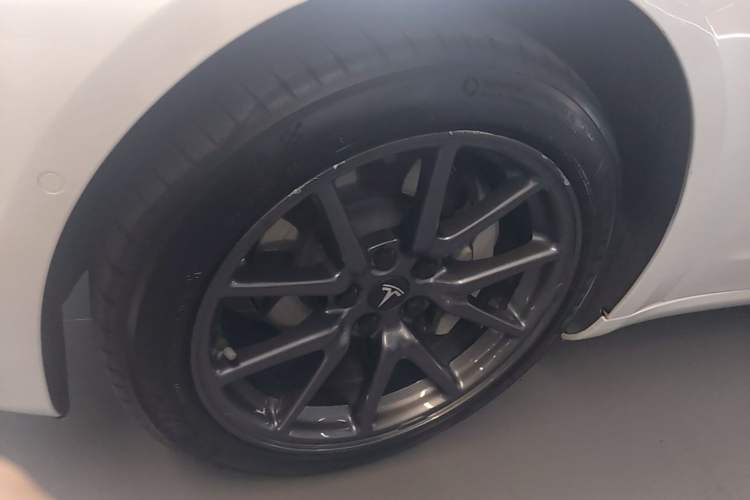 Used Tesla Model 3 2020 Standard Range Rear-Wheel Drive Upgraded Version Left Front Wheel Hub