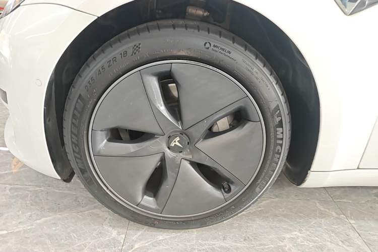 Used Tesla Model 3 2020 Revised Version Standard Range Rear-Wheel Drive – Upgraded Edition Left Front Wheel Hub