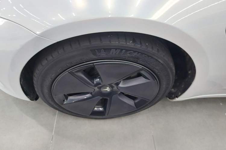 Used Tesla Model 3 2020 Revised Version Standard Range Rear-Wheel Drive – Upgraded Edition Left Front Wheel Hub