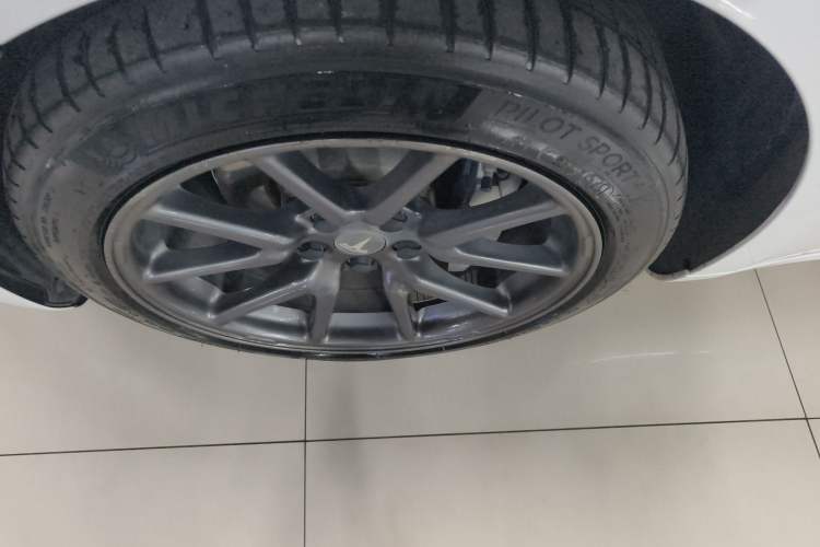 Used Tesla Model 3 2020 Standard Range Rear-Wheel Drive Upgraded Version Left Front Wheel Hub