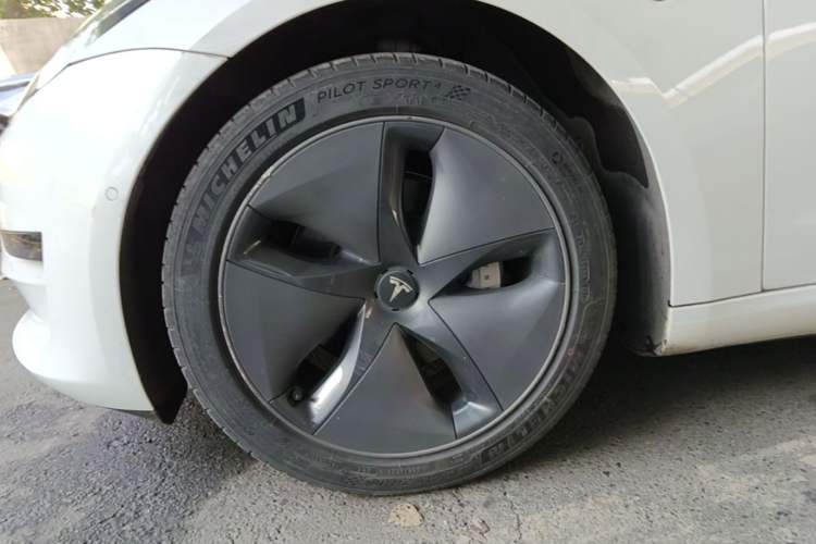 Used Tesla Model 3 2020 Standard Range Rear-Wheel Drive Upgraded Version Left Front Wheel Hub