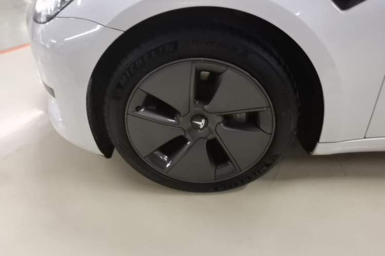 Used Tesla Model 3 2020 Revised Version Standard Range Rear-Wheel Drive – Upgraded Edition Left Front Wheel Hub