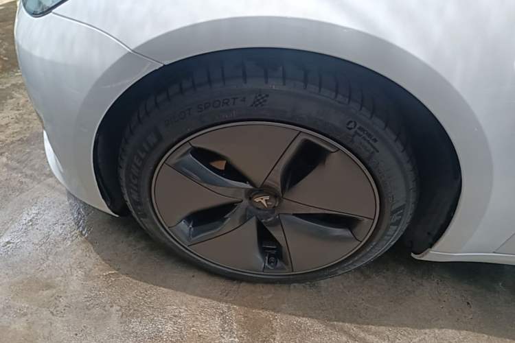 Used Tesla Model 3 2020 Refreshed Version Long-Range Rear-Wheel Drive Left Front Wheel Hub