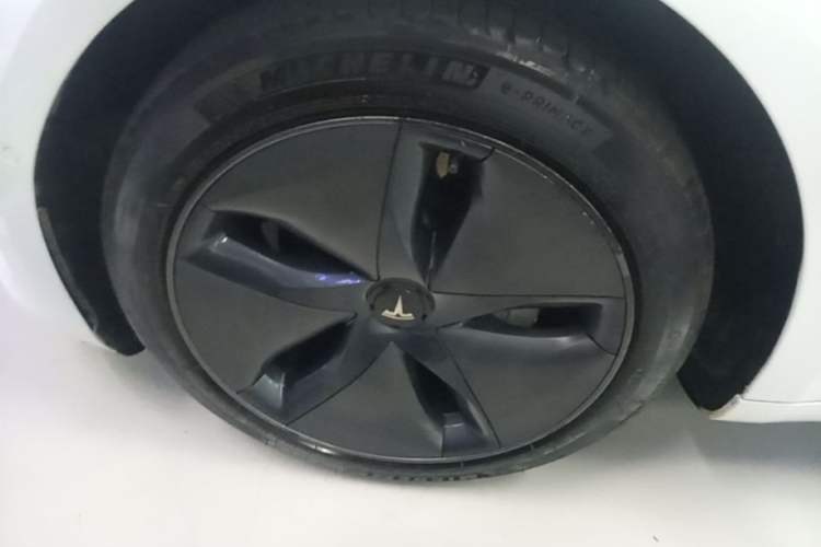 Used Tesla Model 3 2020 Refreshed Version Long-Range Rear-Wheel Drive Left Front Wheel Hub