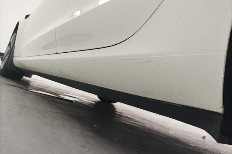Used Tesla Model 3 2020 Revised Version Standard Range Rear-Wheel Drive – Upgraded Edition Left Side Sill